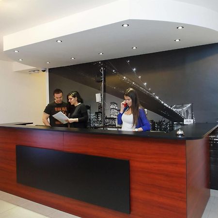 Downtown Apart Hotel Bane Belgrad Exteriör bild