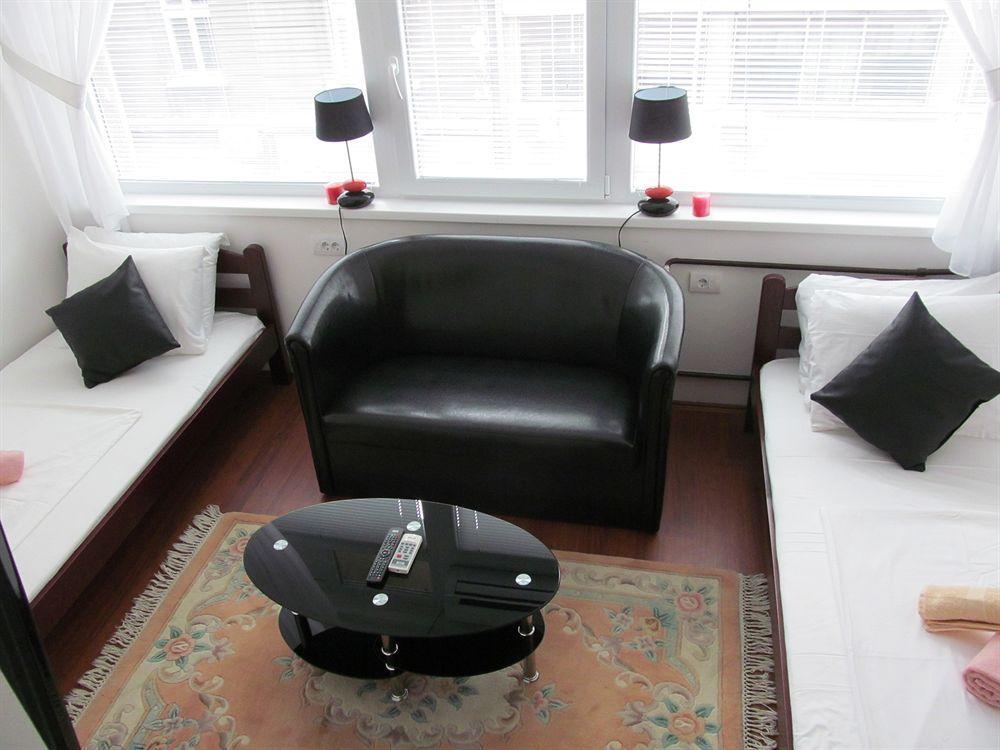 Downtown Apart Hotel Bane Belgrad Exteriör bild