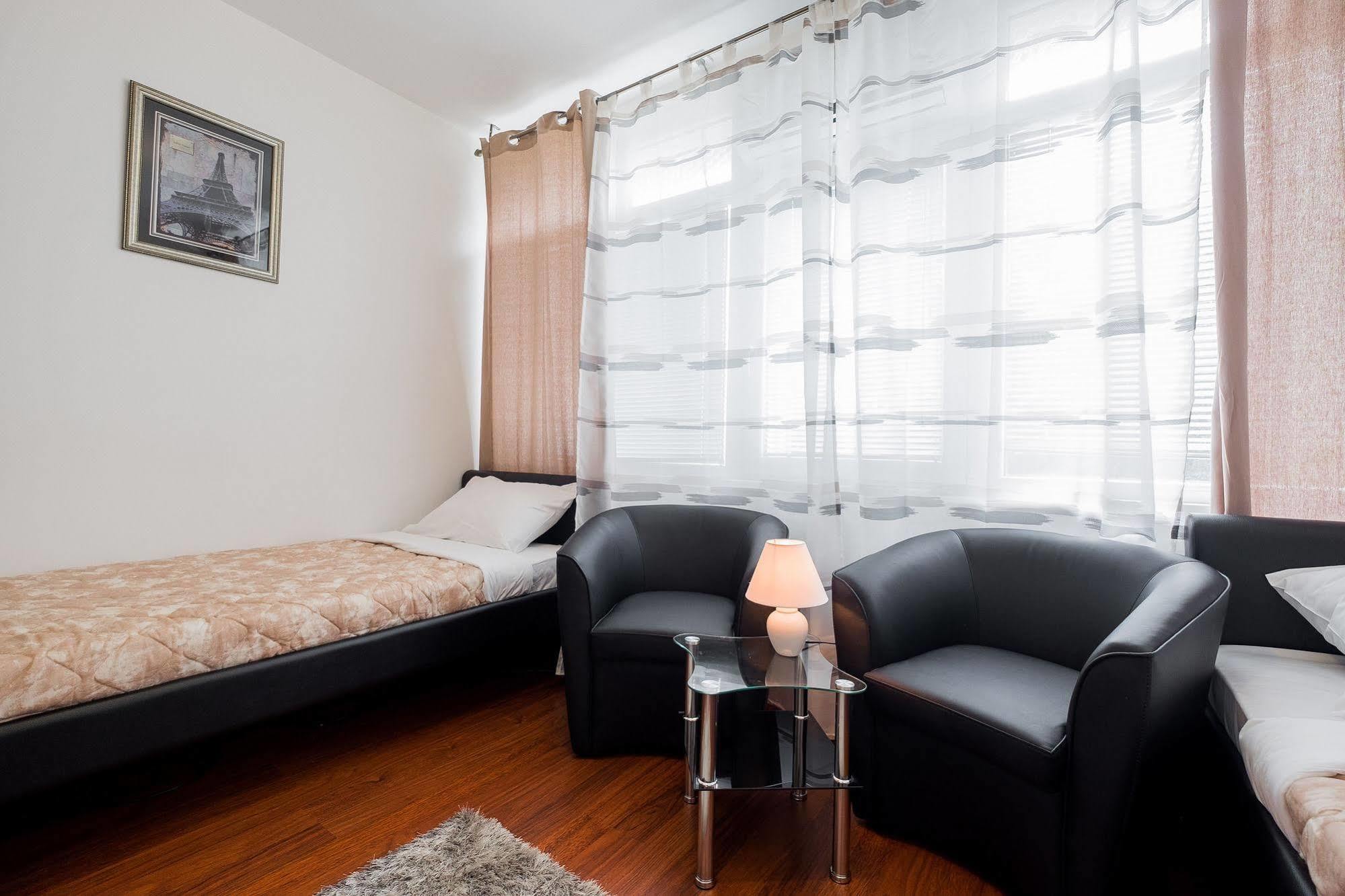 Downtown Apart Hotel Bane Belgrad Exteriör bild