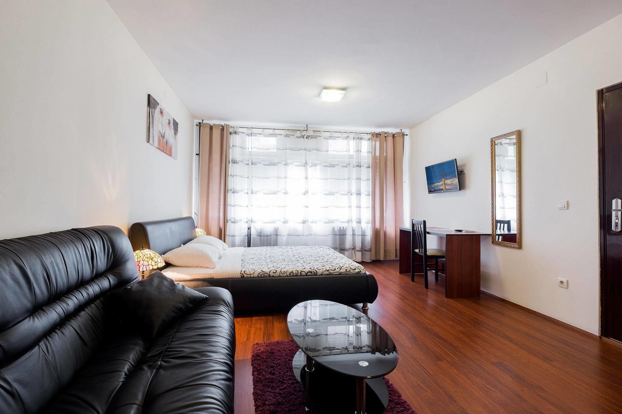 Downtown Apart Hotel Bane Belgrad Exteriör bild